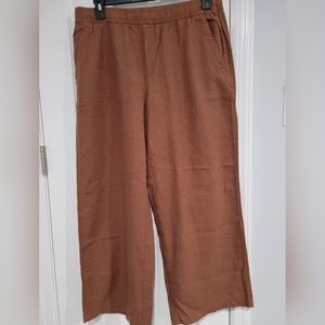 Beautiful linen/rayon wide leg high rise pants